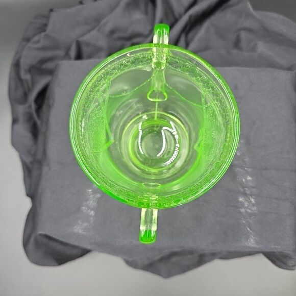 Federal Georgian Lovebirds Uranium Glass Depression Era Sugar Bowl GLOWS - Picture 7 of 9